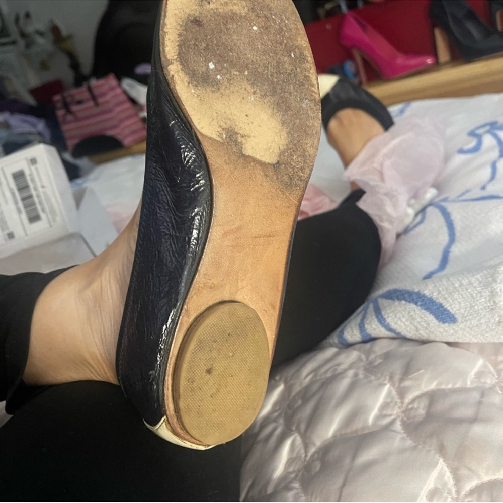 CHANEL Navy and Cream Flats - Picture 12 of 16
